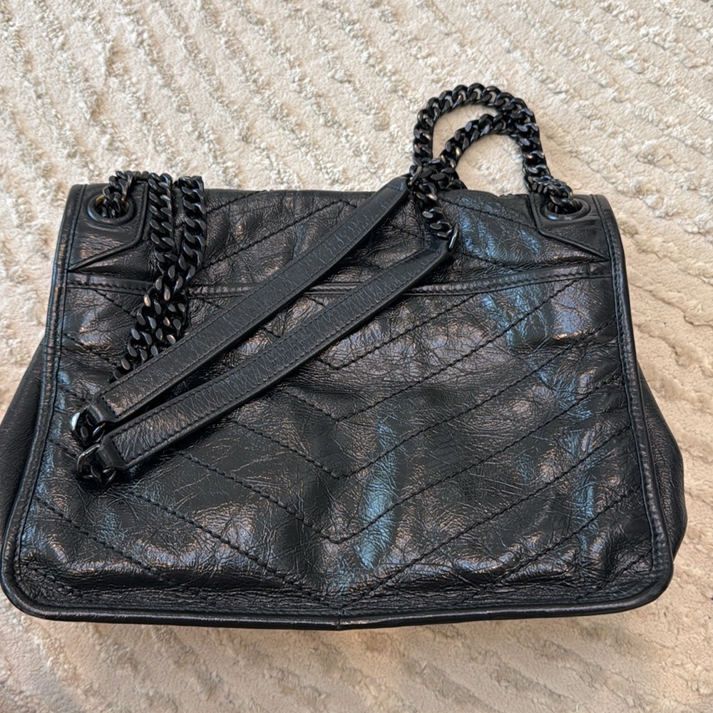 Yves Saint Laurent Niki medium Black on black lambskin Shoulder Bag - Picture 6 of 17